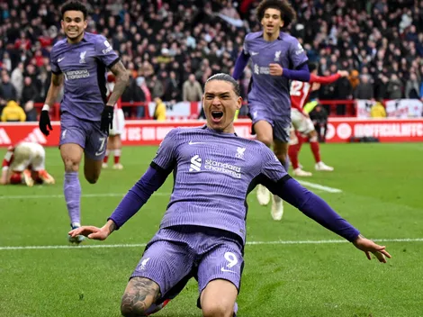 Darwin y gol sobre la hora mantienen al Liverpool arriba