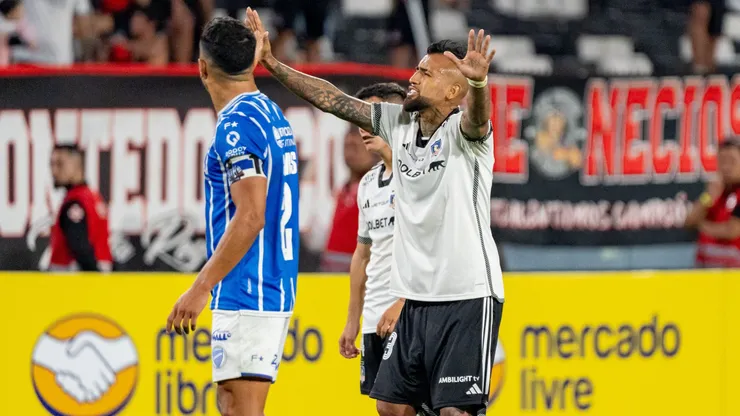 Arturo Vidal terminó con una lesión que lo sacó del partido ante Godoy Cruz.