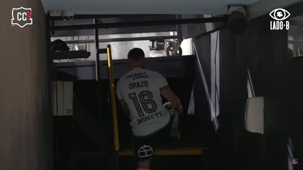 El Torta Opazo camino a la cancha del Monumental. (Captura Lado B | Colo Colo).