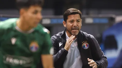 Francisco Arrué vive su segundo ciclo como DT del Audax Italiano.