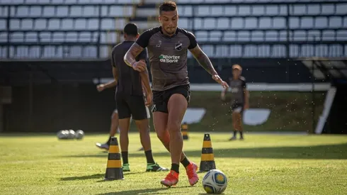 Javier Parraguez se va del ABC de Brasil tras apenas cuatro meses.