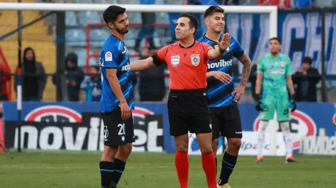 Piero Maza recibe el respaldo de Roberto Tobar.