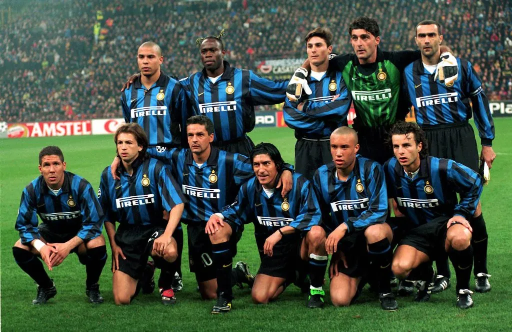 Iván Zamorano enamoró a sus compañeros en Inter de Milán con la historia de Colo Colo, tal como reveló Javier Zanetti. Foto: IMAGO.