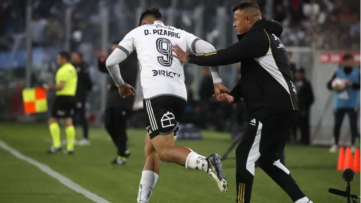 Damián Pizarro recibió el reconocimiento de Jorge Almirón.