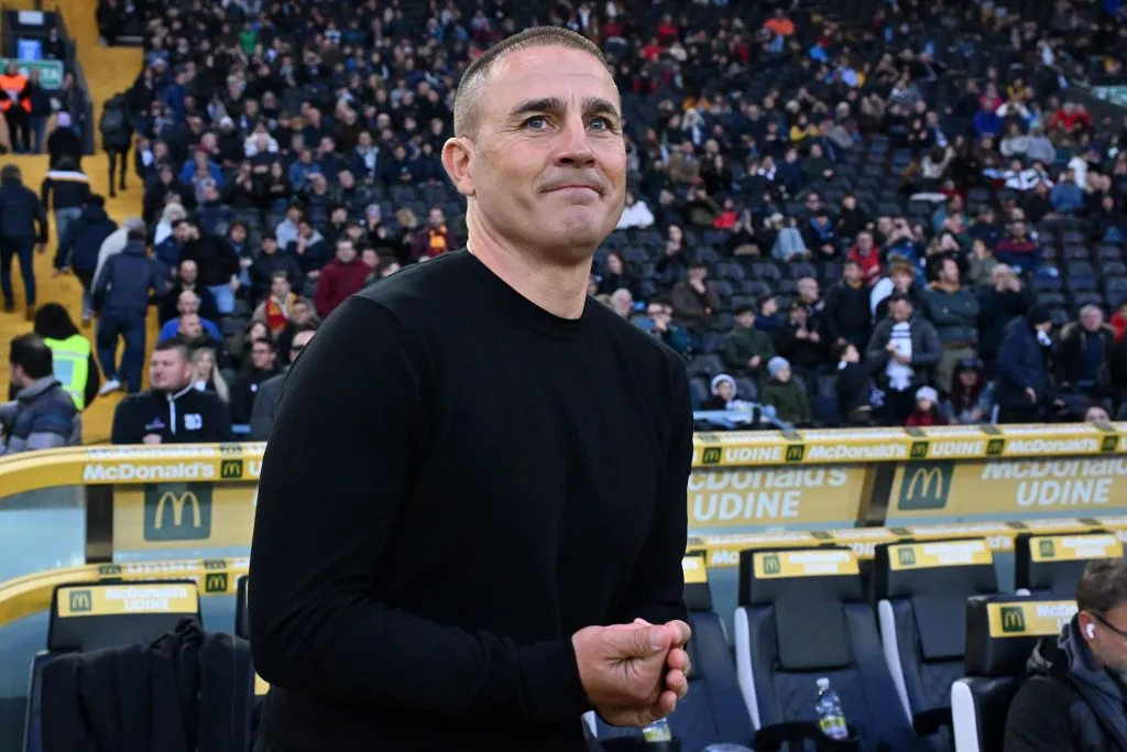 El histórico Fabio Cannavaro llegó a Udinese para tratar de salvarlos del descenso. ¿Seguirá siendo el DT luego de la partida de Pizarro desde Colo Colo? | Foto: Getty Images.