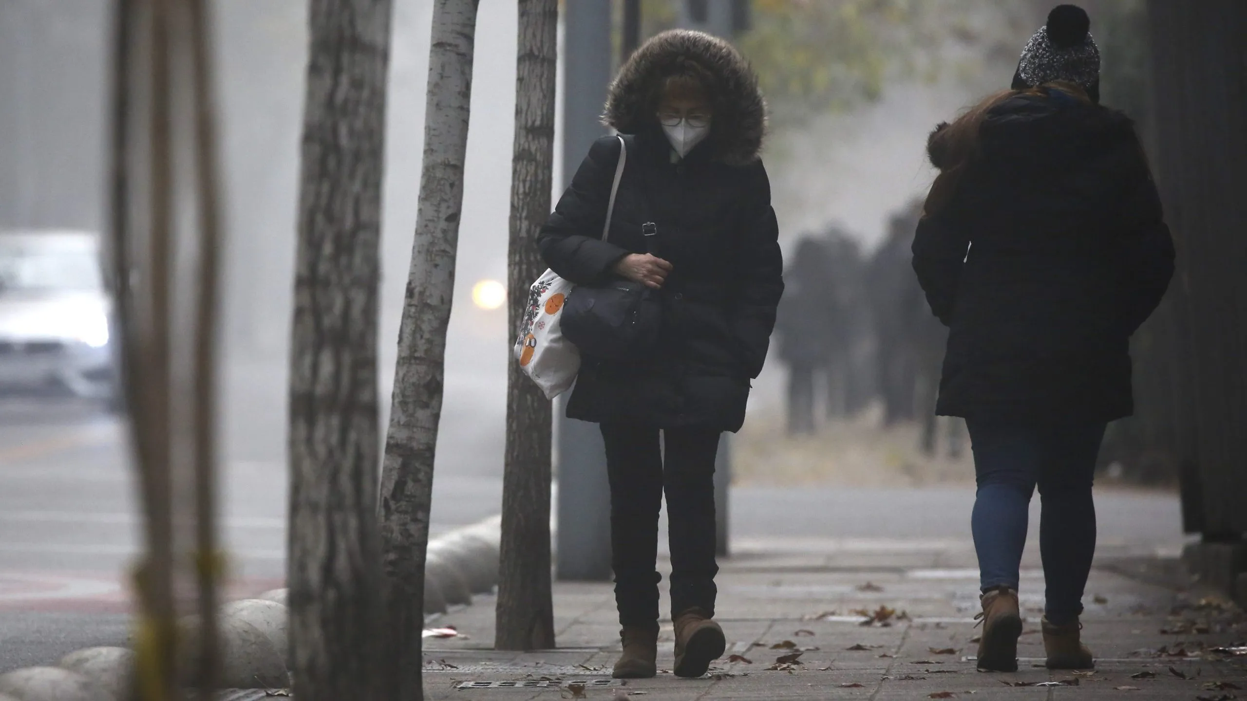 Santiago, 13 de junio 2022.
Frio durante este lunes en la Region Metropolitana.
Jonnathan Oyarzun/Aton Chile