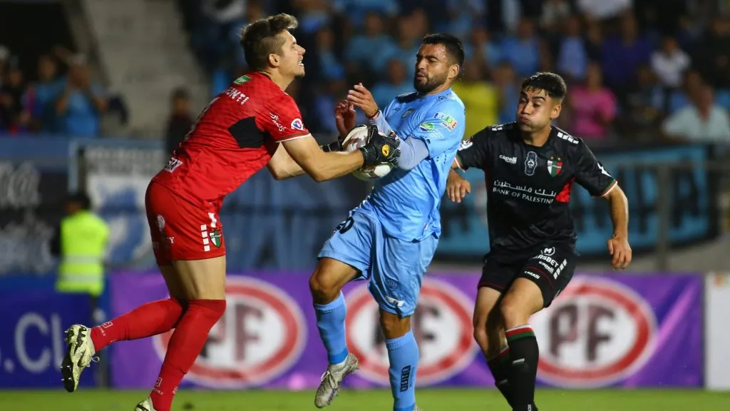 Iquique supera a Palestino y vuelve a la caza de la U