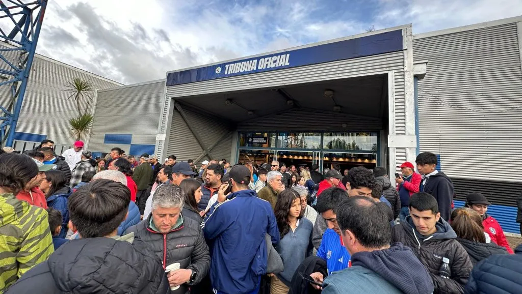 El estadio CAP fue evacuado por aviso de bomba