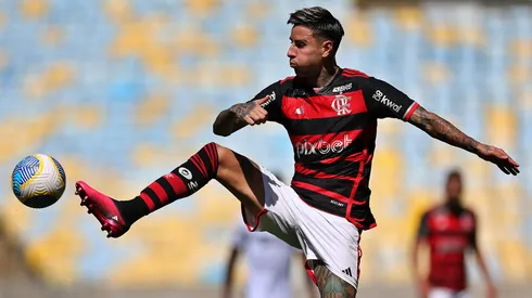 Pulgar apenas alcanzó a jugar el primer tiempo del clásico en el Maracaná por el Brasileirao.
