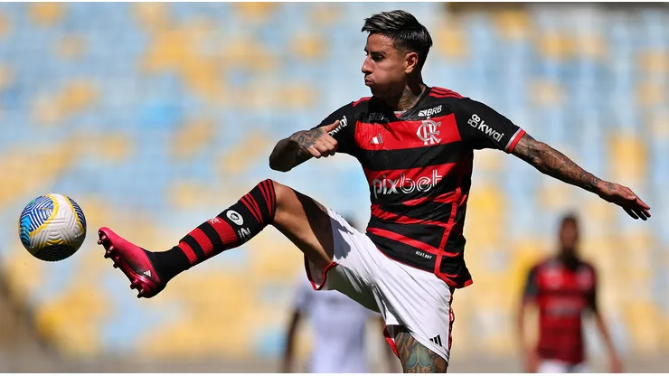 Pulgar apenas alcanzó a jugar el primer tiempo del clásico en el Maracaná por el Brasileirao.