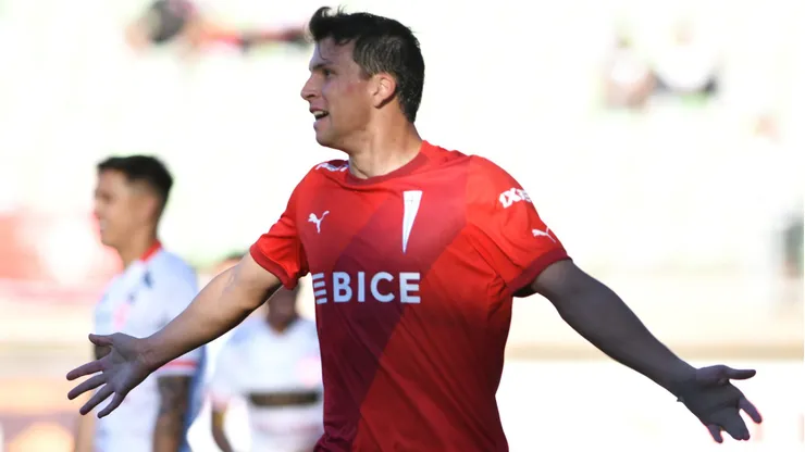 Gonzalo Tapia celebró así en Copiapó.