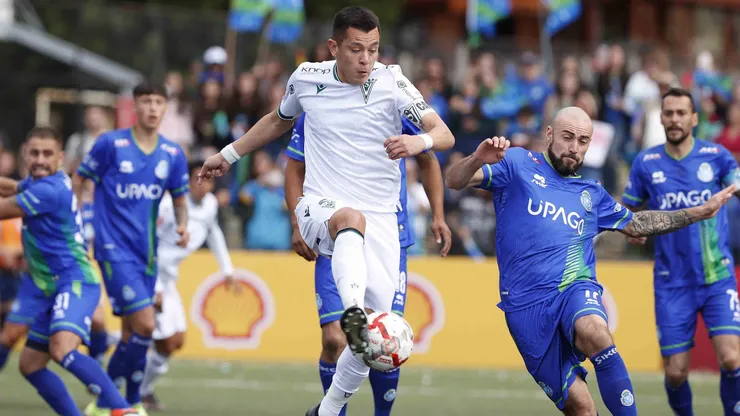 Juan Fernández luchó por la hazaña frente a Wanderers