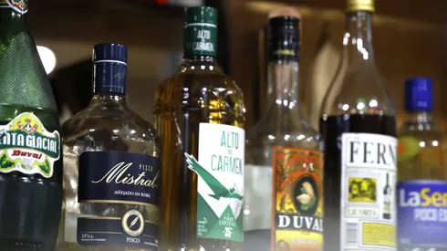 Santiago, 18 de julio de 2023 Imagenes referenciales de pisco chileno luego de que la revista internacional de gastronomía Taste Atlas lo catalogara por sobre al peruano. Jonnathan Oyarzun/Aton Chile