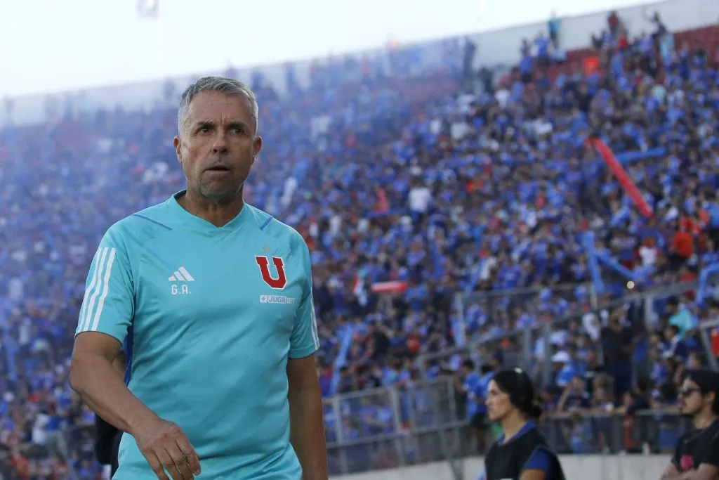 Gustavo Álvarez espera una última chance para ser local en el Estadio Nacional. Foto: Dragomir Yankovic/Photosport