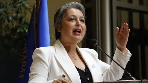 Sector público actualmente trabaja 44 horas semanales.