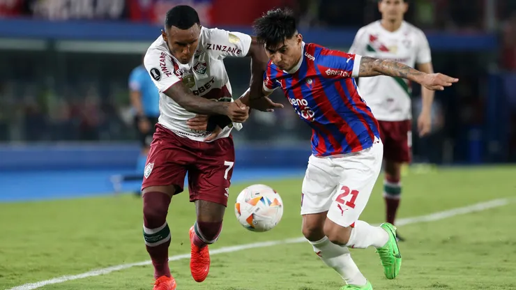 Fluminense no pudo escaparse ante Cerro Porteño y Colo Colo tiene tarea.