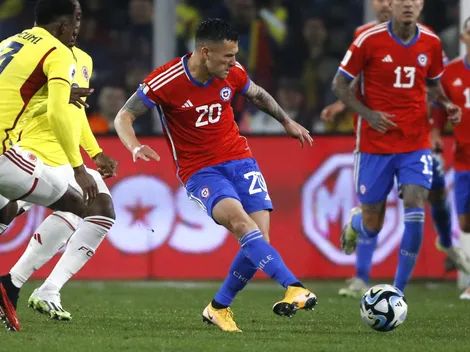 Charles sigue alejado de las canchas y complica a Gareca