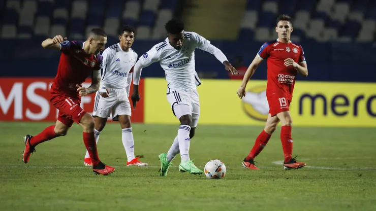 Empate de La Calera ante Cruzeiro en Copa Sudamericana.