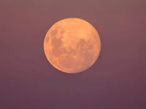 ¿Cuándo se podrá ver la Luna Rosa de abril en Chile?