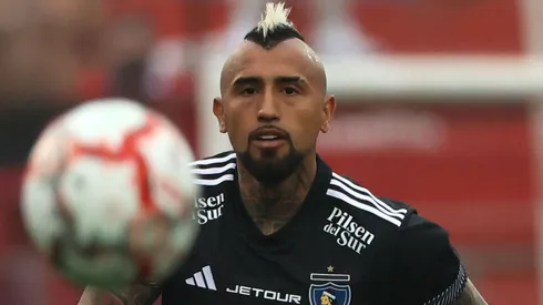 En Perú piden sanciones legales y de Colo Colo para Vidal en la previa del duelo contra Alianza Lima.