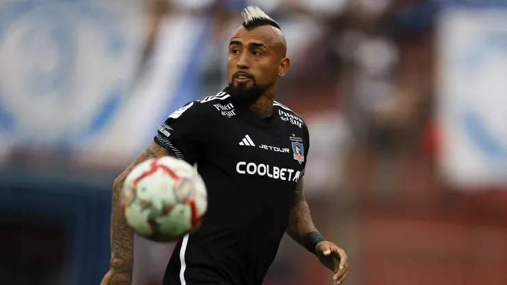 Arturo Vidal es fijo en Colo Colo.