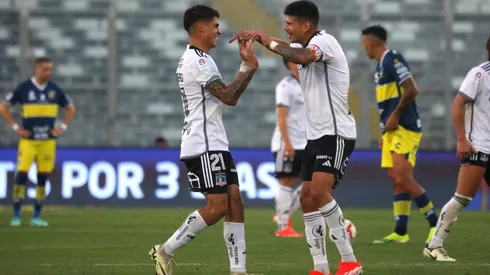 Erick Wiemberg celebra el gol que le anotó a Everton junto con Esteban Pavez.