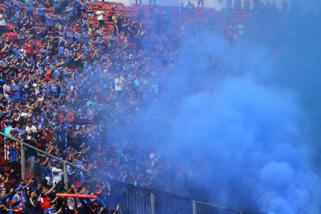 La U buscar buen aforo para su localía lejos del Nacional. Foto: Marcelo Hernandez/Photosport