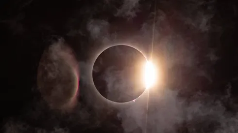 Tras no poder verse en Chile el pasado eclipse de abril, a fin de año sí tendremos uno.