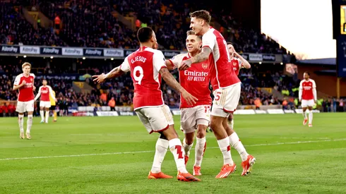 Arsenal es líder a la espera de lo que haga el City. Ojo también que el Liverpool también está en la pelea.