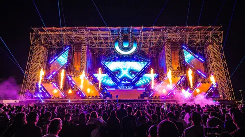 Un espectáculo visual fue Ultra este viernes.