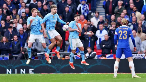 Claramente el balón dio en la mano de Jack Grealish.