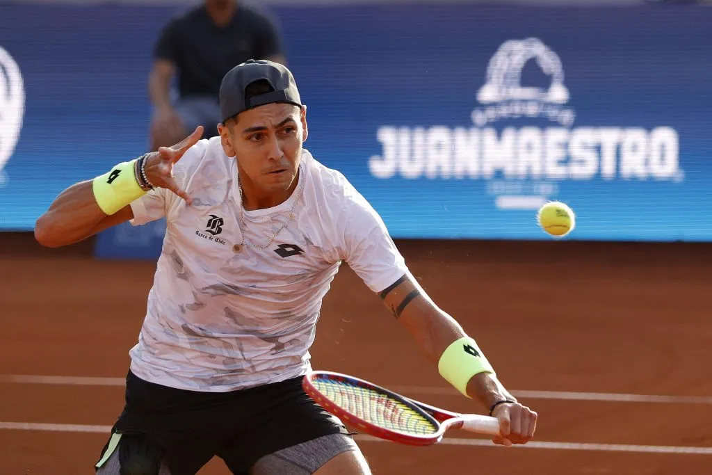 Alejandro Tabilo está prendido en la gira de arcilla.