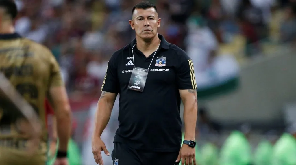 Jorge Almirón tiene que armar una nueva defensa.