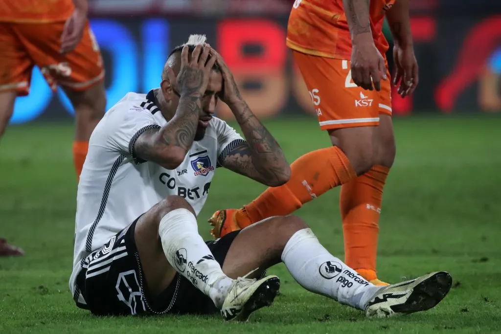 Vidal recibió el respaldo de Esteban Paredes (Photosport)