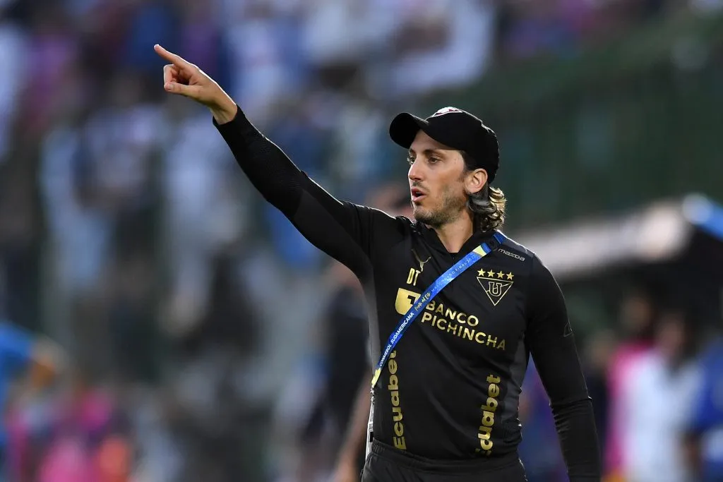 Zubeldía rechazó a Colo Colo tras confirmarse su salida de Liga de Quito. | Foto: Getty Images.