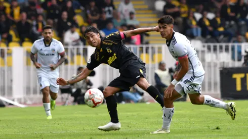 Cabral jugando ante Colo Colo.