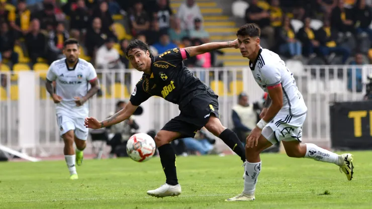 Cabral jugando ante Colo Colo.