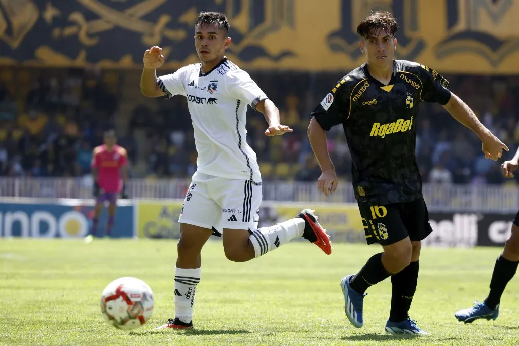 Vicente Pizarro apenas sumas tres partidos como titular en el Colo Colo de Almirón. | Foto: Photosport.