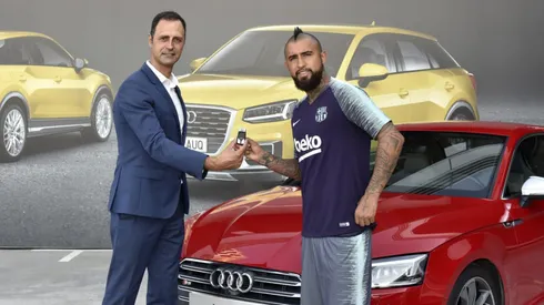Colo Colo le regaló un auto a Vidal, tal como alguna vez hizo el Barcelona