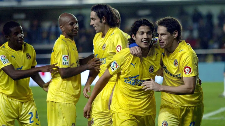 Matías Fernández jugando por Villarreal.