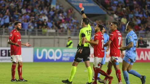 Eugenio Mena fue castigado con una fecha.