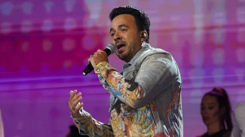 Luis Fonsi estará presentándose en Chile este 2024.