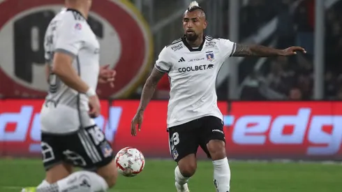 El peor y más horrible córner: hinchas se burlan de Arturo Vidal.