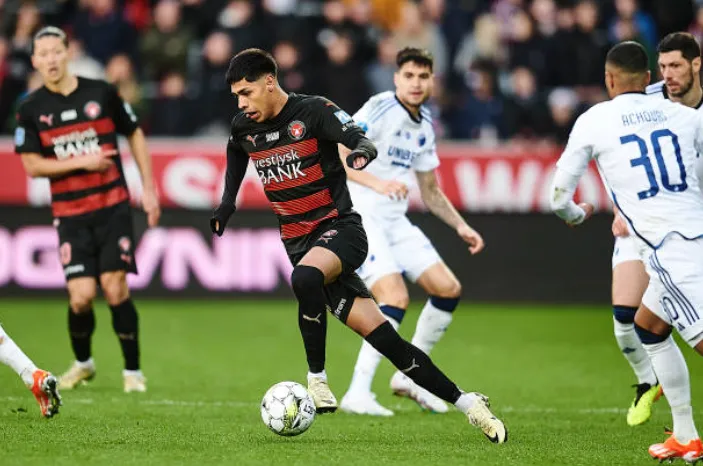 Darío Osorio es de las máximas figuras de la liga danesa