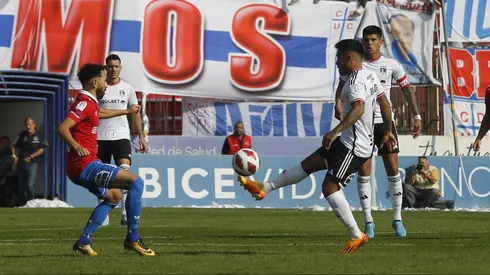 Universidad Católica enfrenta a Colo Colo.