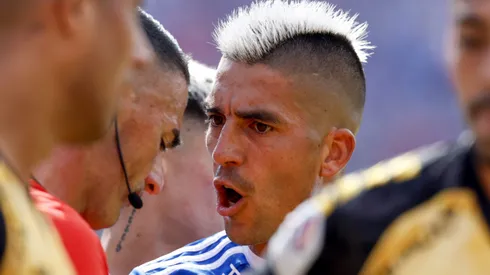 Leandro Fernández le alegó al árbitro su decisión.