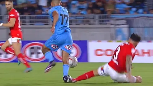 La infracción que le costó la roja directa a Eugenio Mena ante Deportes Iquique.
