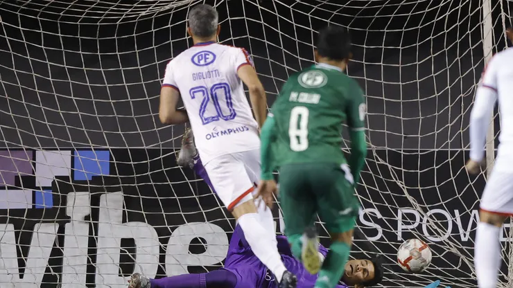 Emanuel Gigliotti marcó un doblete en Unión La Calera ante Audax.