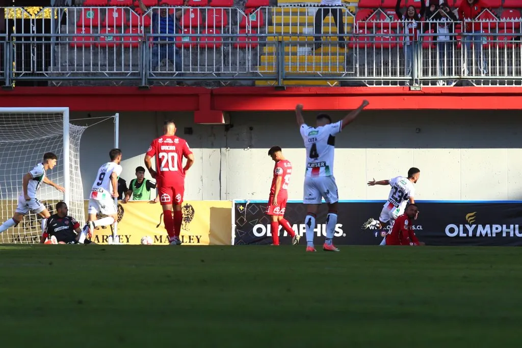 Así celebró el Chucky Martínez (23) ante Ñublense. (Mauricio Ulloa/Photosport).