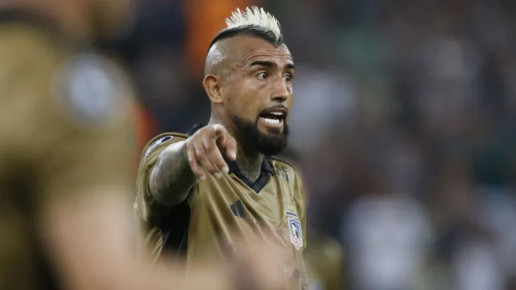 Arturo Vidal le reservó su camiseta al DT del Flu.